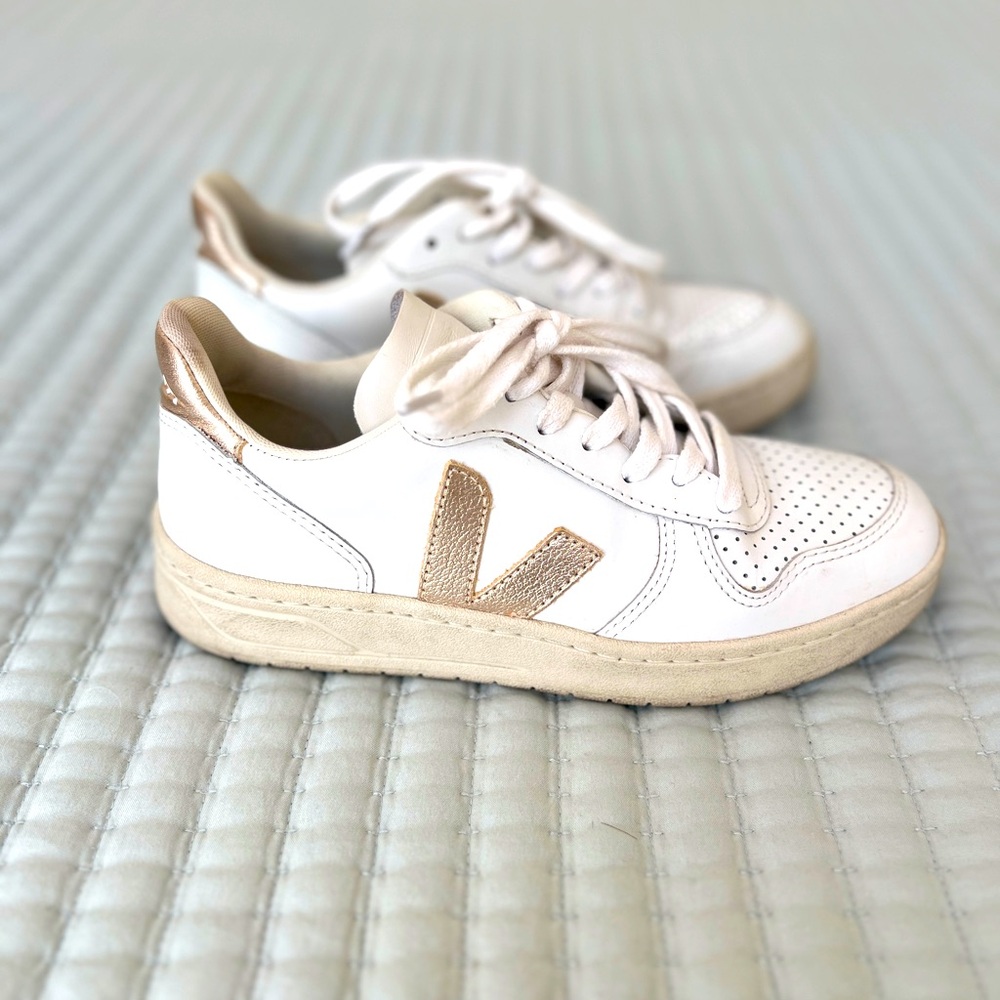 Veja v10 Sneaker with Rose Gold Accent